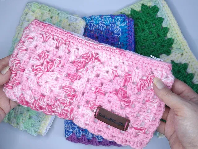 Mäppchen Grannysquare gehäkelt, Stiftecase, Makeup-bag, case, bag, handmade, handgemachtes Unikate - Einzelstücke — Blau