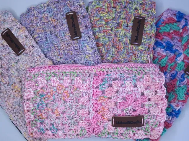 Mäppchen Grannysquare gehäkelt, case, Stiftecase, Makeup-bag, bag, handmade, handgemachtes Unikate - Einzelstücke — Rosa